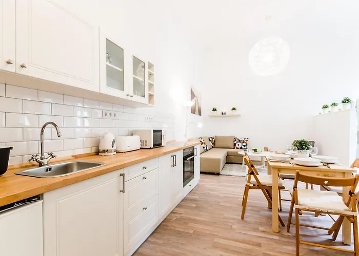 N28 Deluxe * Budapesta